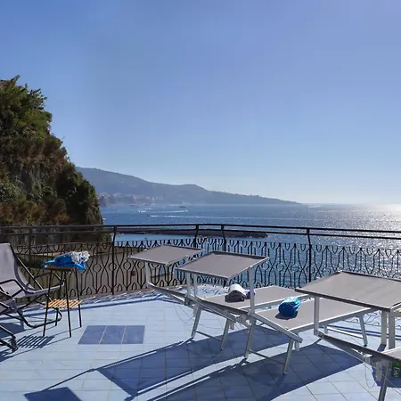 Seaside Dream View-private Beachfront Terrace Lägenhet *