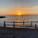Appartamento Seaside Dream View-private Beachfront Terrace Meta